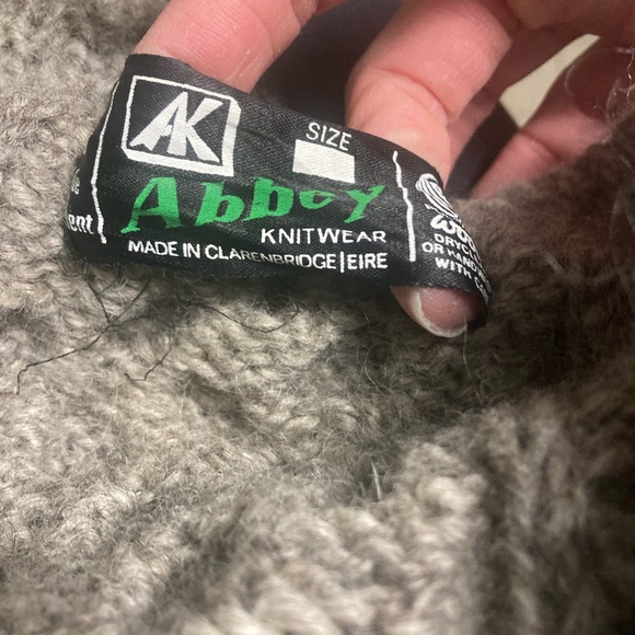 Abbey Knitwear Handmade Irish Wool Sweater Made in Clarenbridge Eire - Picture 4 of 6